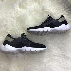 4/$25 💗 Zara shoes 👟